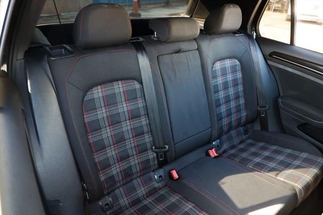 2017 Volkswagen Golf GTI Sport 4-Door
