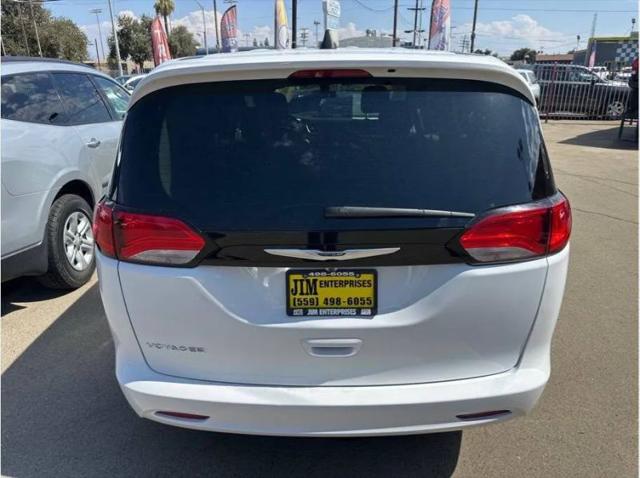2022 Chrysler Voyager LX