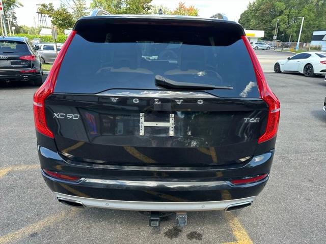 2016 Volvo XC90 T6 Momentum