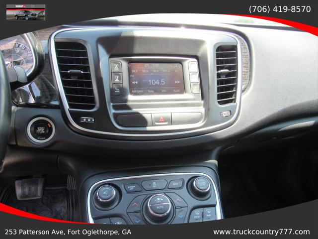 2015 Chrysler 200 C