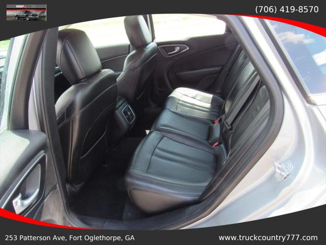 2015 Chrysler 200 C