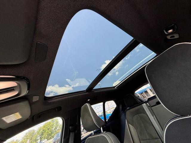 2023 Volvo XC40 B5 Plus Dark Theme
