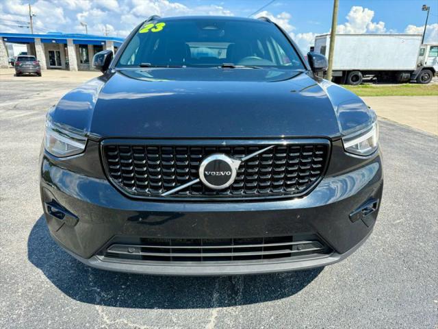 2023 Volvo XC40 B5 Plus Dark Theme