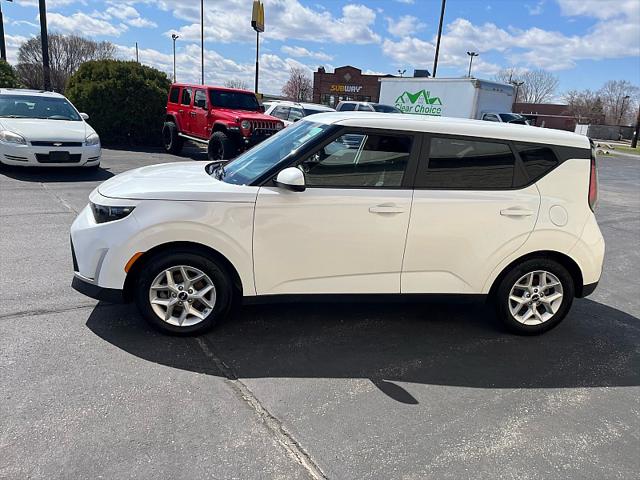 2024 Kia Soul LX
