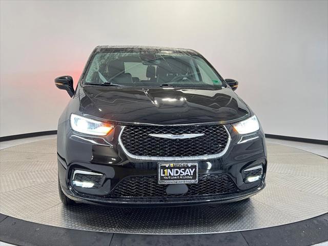 2024 Chrysler Pacifica Limited AWD