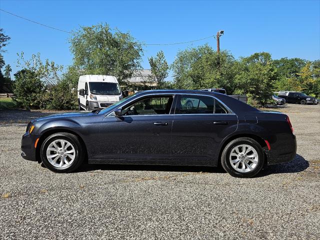 2018 Chrysler 300 Touring 2018 Chrysler 300 Touring