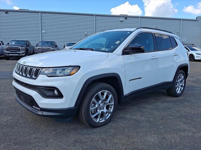 2024 Jeep Compass Latitude Lux FWD
