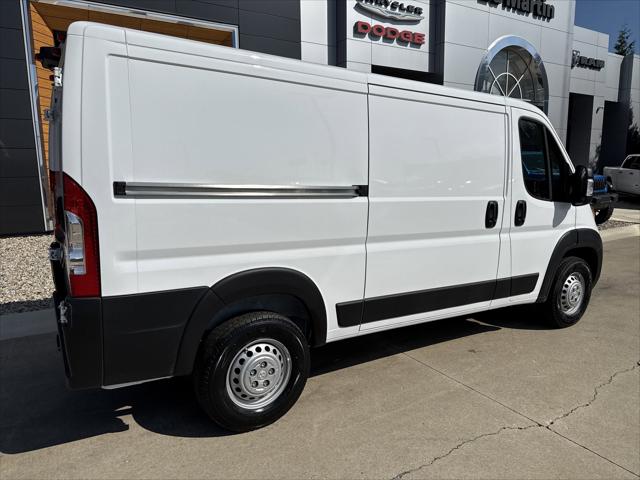 2025 RAM ProMaster 2500 Cargo Van Tradesman Low Roof 136 WB w/Pass Seat 2025 RAM ProMaster 2500 Cargo Van Tradesman Low Roof 136 WB w/Pass Seat