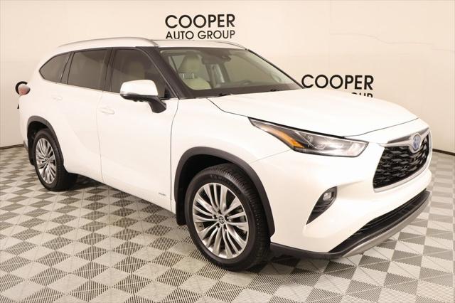 2023 Toyota Highlander Hybrid Platinum
