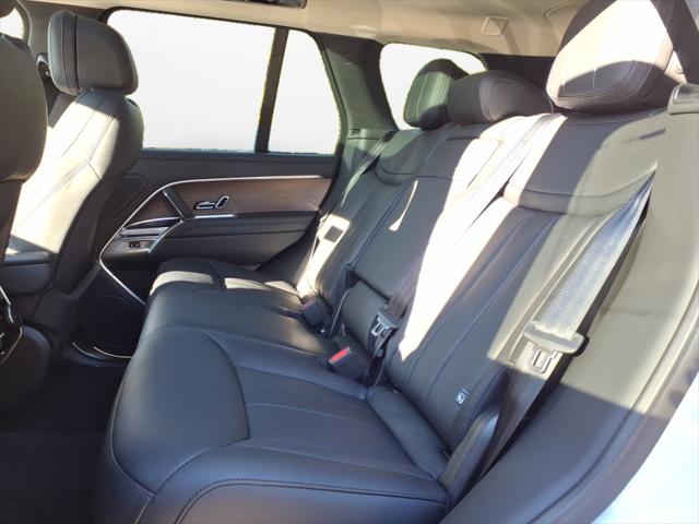 2025 Land Rover Range Rover P530 SE
