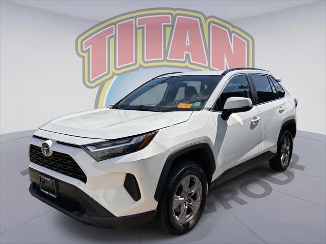 2022 Toyota RAV4 XLE [4]
