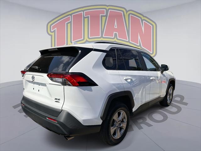 2022 Toyota RAV4 XLE [2]
