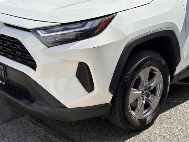 2022 Toyota RAV4 XLE [4]