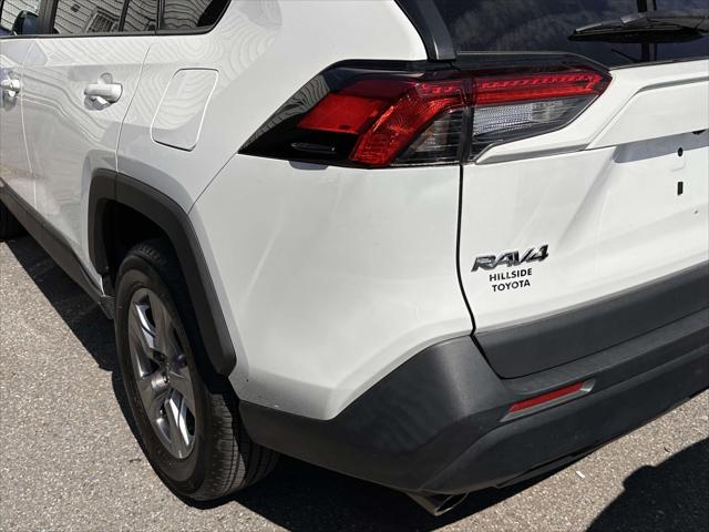2022 Toyota RAV4 XLE [5]