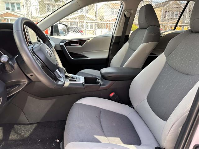 2022 Toyota RAV4 XLE [11]