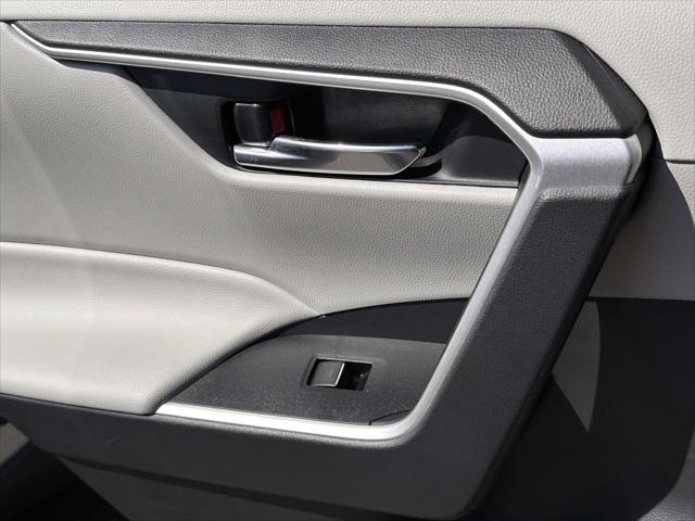 2022 Toyota RAV4 XLE [17]