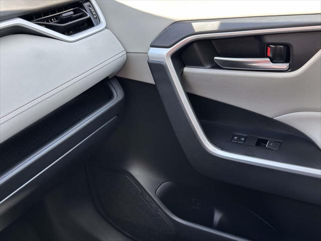 2022 Toyota RAV4 XLE [21]