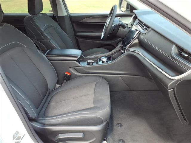 2023 Jeep Grand Cherokee L Laredo 4x2 2023 Jeep Grand Cherokee L Laredo 4x2