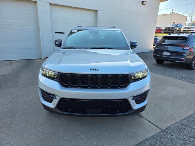 2025 Jeep Grand Cherokee GRAND CHEROKEE LIMITED 4X4 2025 Jeep Grand Cherokee GRAND CHEROKEE LIMITED 4X4