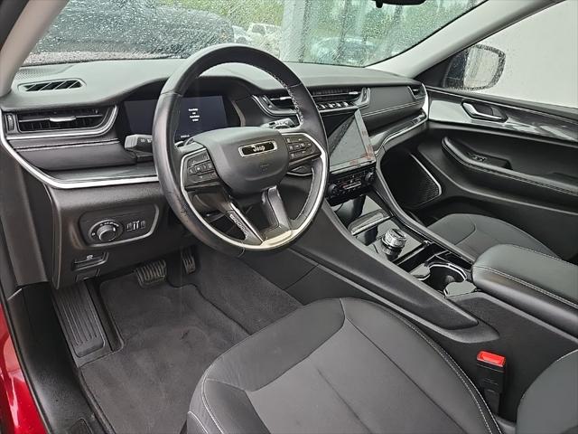 2022 Jeep Grand Cherokee L Laredo 4x4