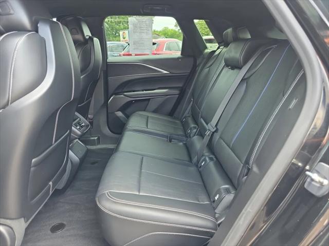 2024 Cadillac iQ Sport w/1SF