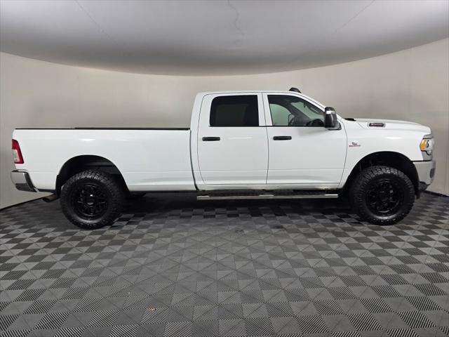 2023 RAM 3500 Tradesman Crew Cab 4x4 8 Box