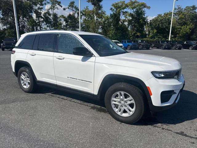 2023 Jeep Grand Cherokee Laredo 4x4