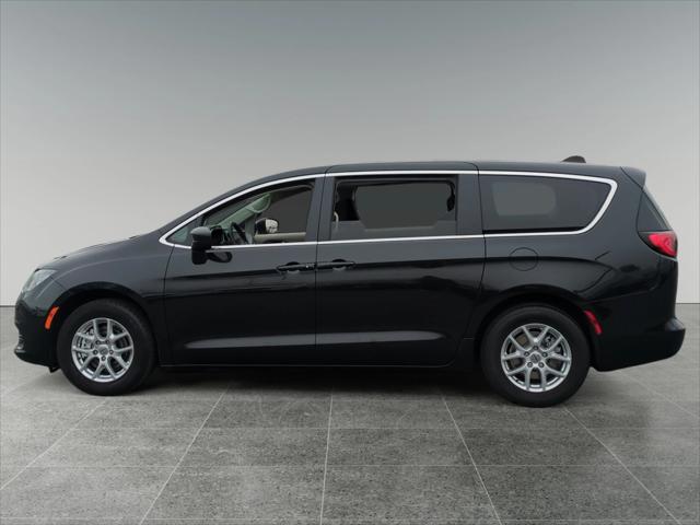 2022 Chrysler Voyager LX 2022 Chrysler Voyager LX