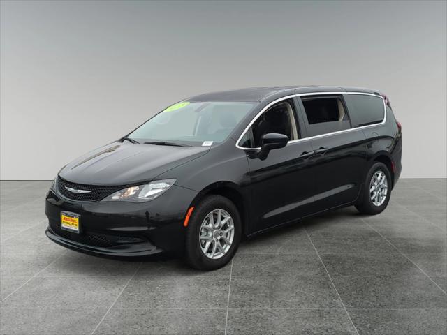 2022 Chrysler Voyager LX 2022 Chrysler Voyager LX