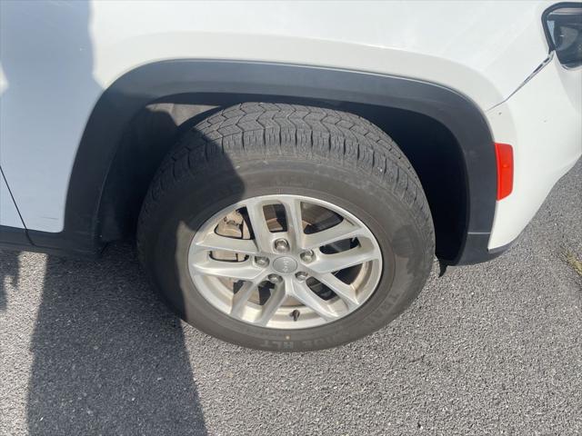 2023 Jeep Grand Cherokee L Laredo 4x4