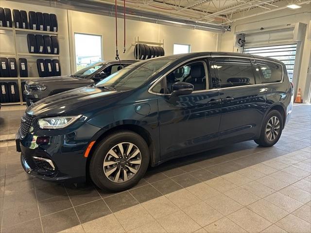 2023 Chrysler Pacifica Hybrid Touring L 2023 Chrysler Pacifica Hybrid Touring L