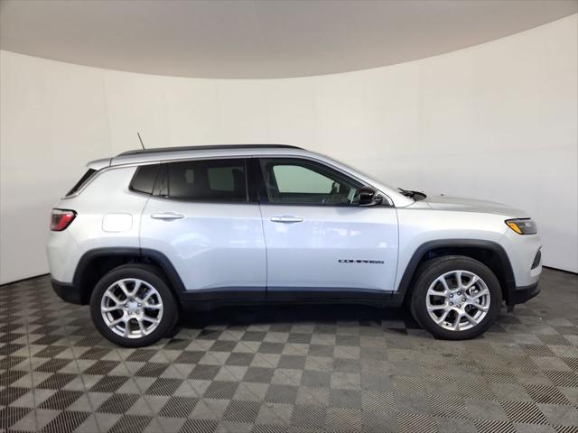2024 Jeep Compass Latitude Lux FWD 2024 Jeep Compass Latitude Lux FWD