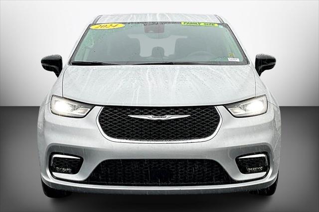 2024 Chrysler Pacifica Touring L 2024 Chrysler Pacifica Touring L