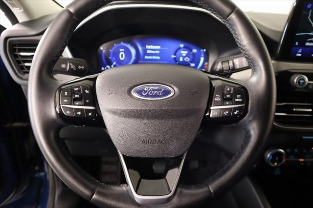 2022 Ford Escape Titanium Hybrid 2022 Ford Escape Titanium Hybrid