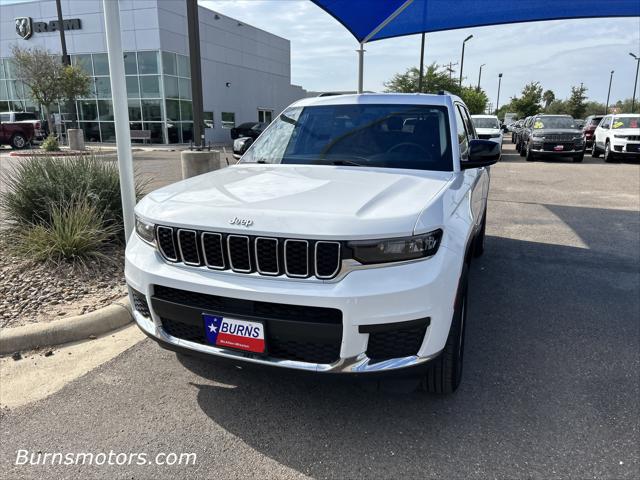 2023 Jeep Grand Cherokee L Laredo 4x2