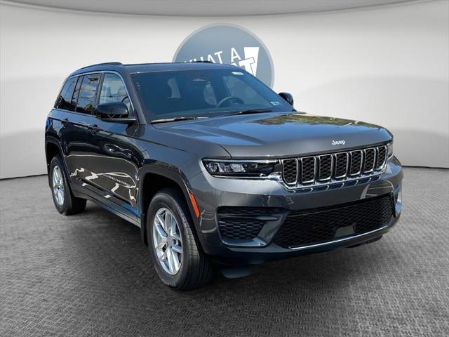 2025 Jeep Grand Cherokee GRAND CHEROKEE LAREDO X 4X4