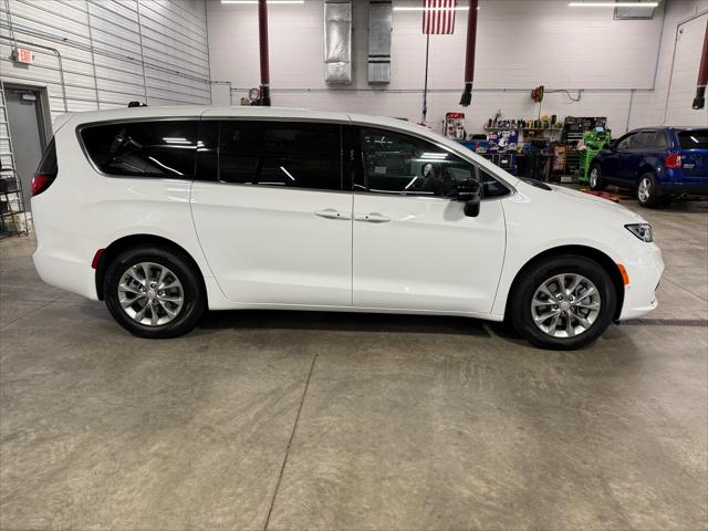 2026 Chrysler Pacifica PACIFICA SELECT AWD 2026 Chrysler Pacifica PACIFICA SELECT AWD