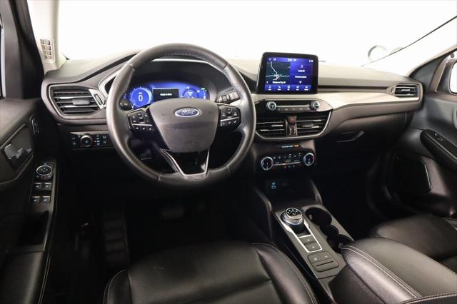 2022 Ford Escape Titanium Hybrid