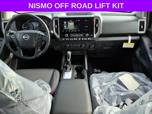 2025 Nissan Frontier Crew Cab SV 4x2
