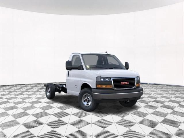 2025 GMC Savana Cutaway Work Van