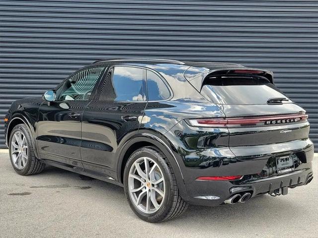 2025 Porsche Cayenne Standard