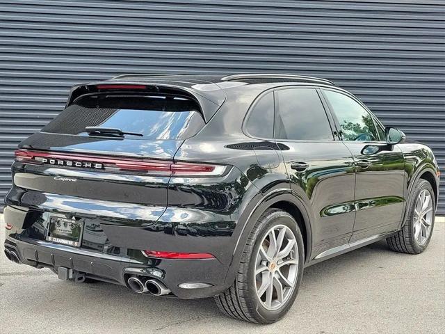 2025 Porsche Cayenne Standard