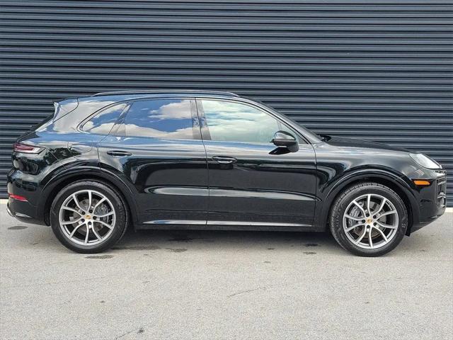2025 Porsche Cayenne Standard