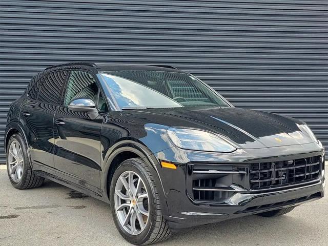 2025 Porsche Cayenne Standard