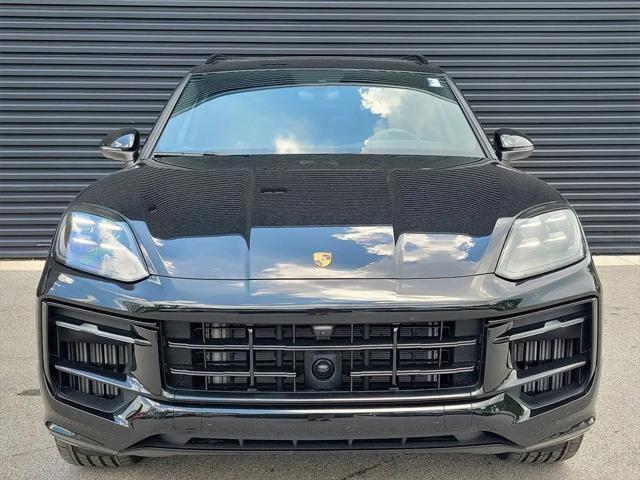 2025 Porsche Cayenne Standard