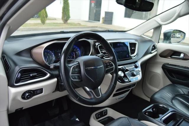 2017 Chrysler Pacifica Touring-L