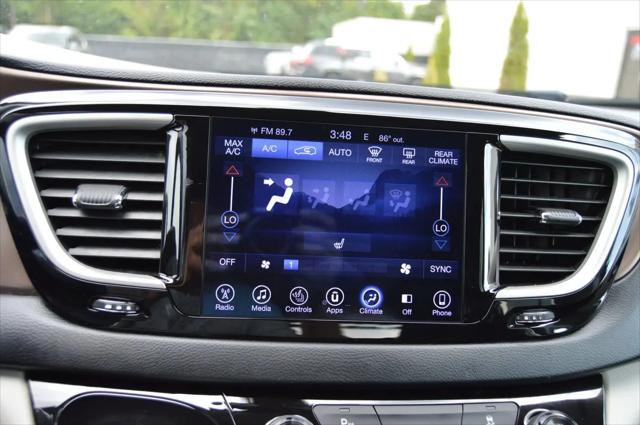 2017 Chrysler Pacifica Touring-L