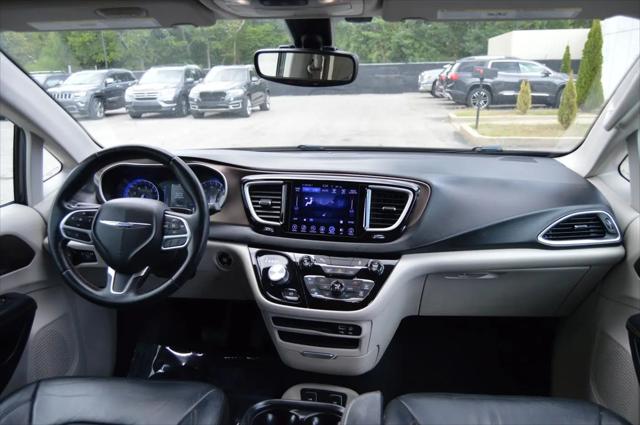 2017 Chrysler Pacifica Touring-L