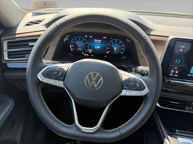 2026 Volkswagen Atlas SE with Technology