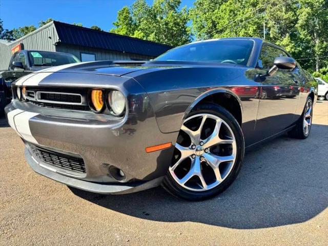 2016 Dodge Challenger SXT Plus